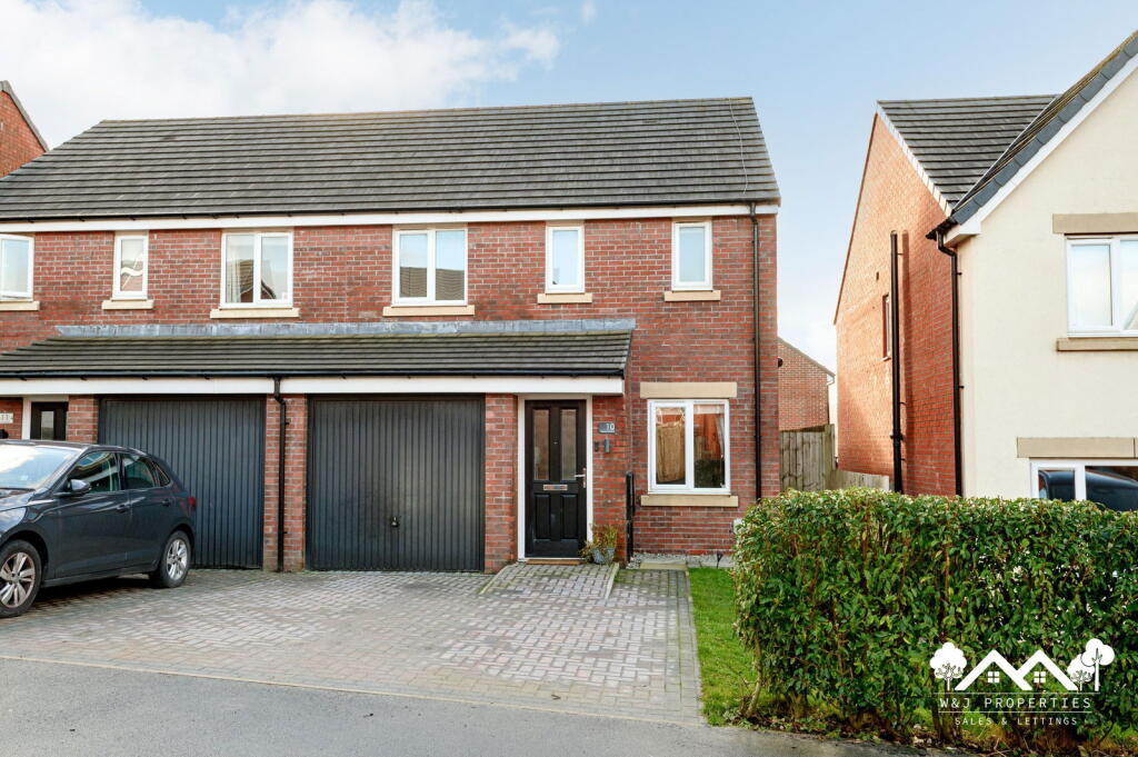 3-bed semi-detached on Bluebell Terrace, Darwen, BB3 3SR, £215,000