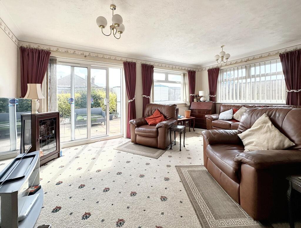 Dorothy Avenue, Peacehaven, BN10 8HT photo 2