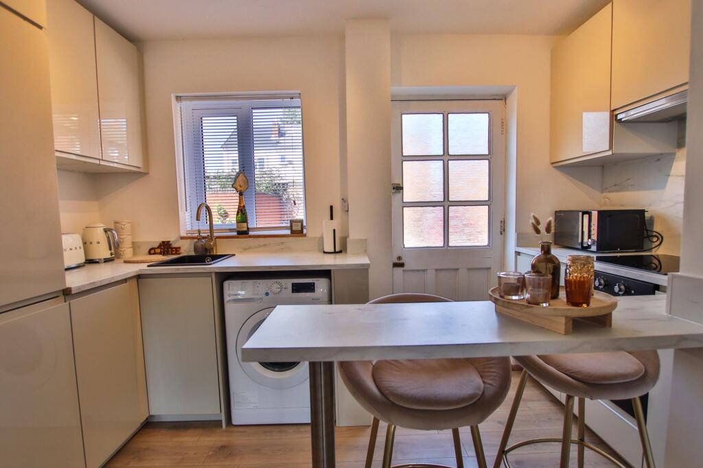 House in Worcester - View 4