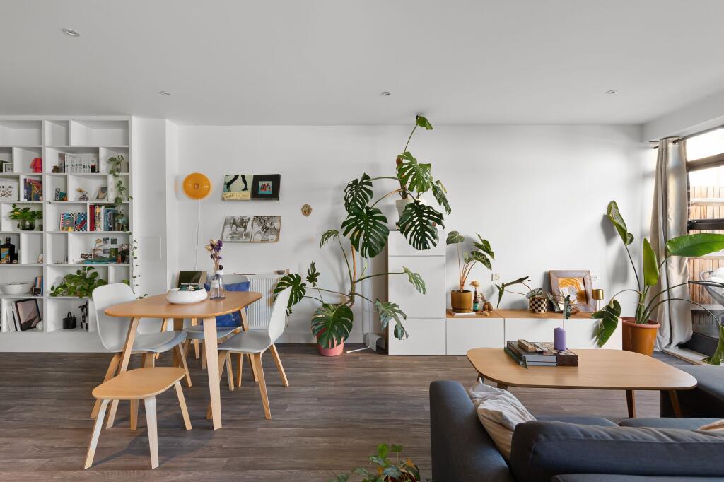 Apartment in London - View 5