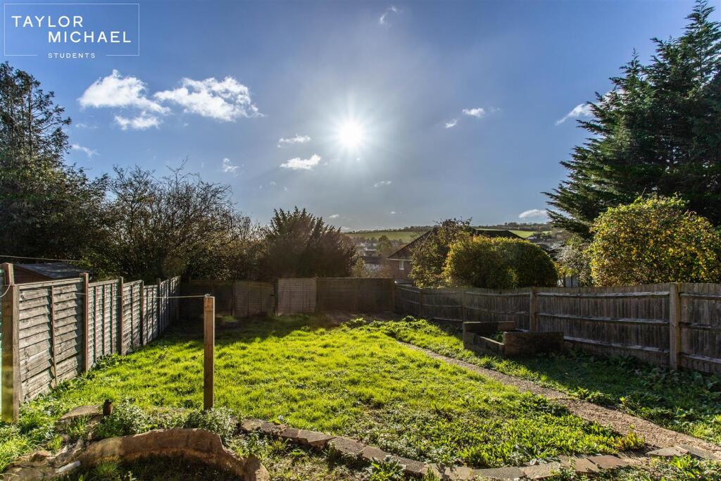 6 bedroom terraced house for rent