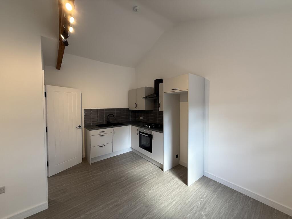 Apartment in Harrogate, Harlow - View 4