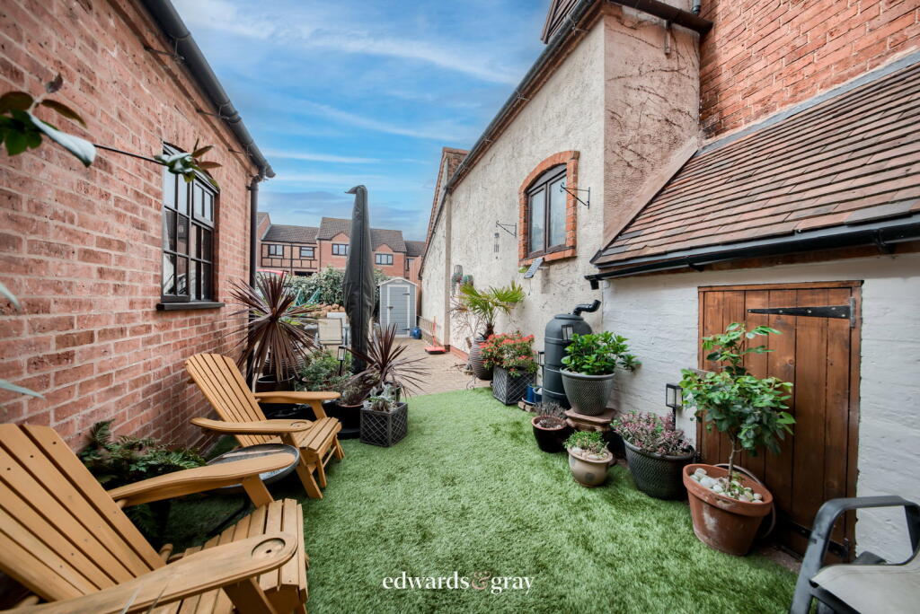 Additional image 4 of The Arches, High Street, Coleshill