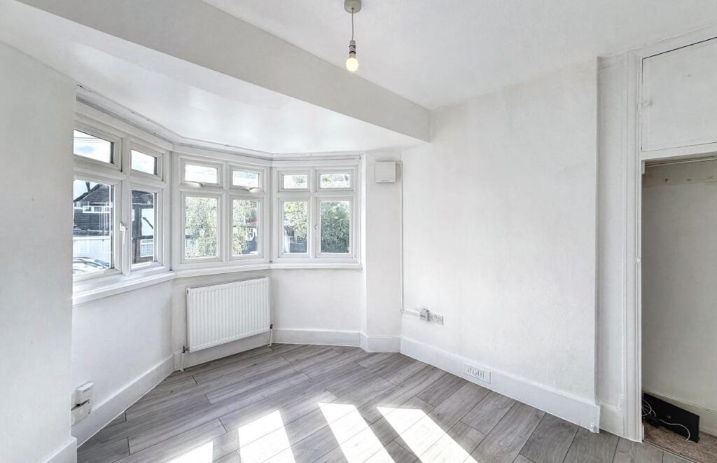 Apartment in London, Kingsbury - View 4