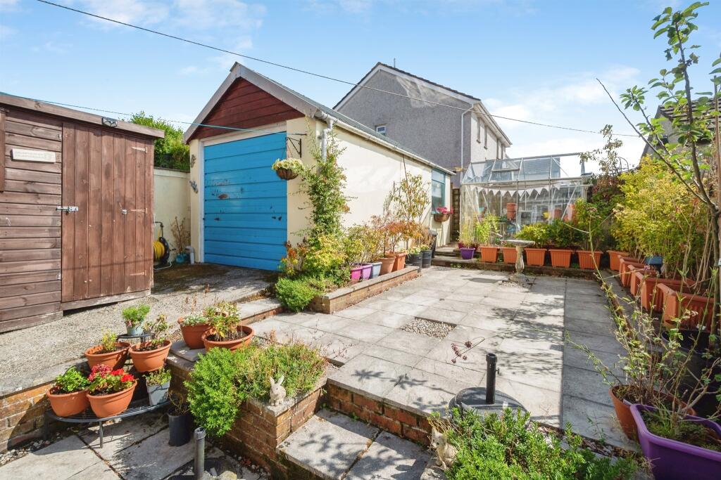 House in Plymouth - View 4