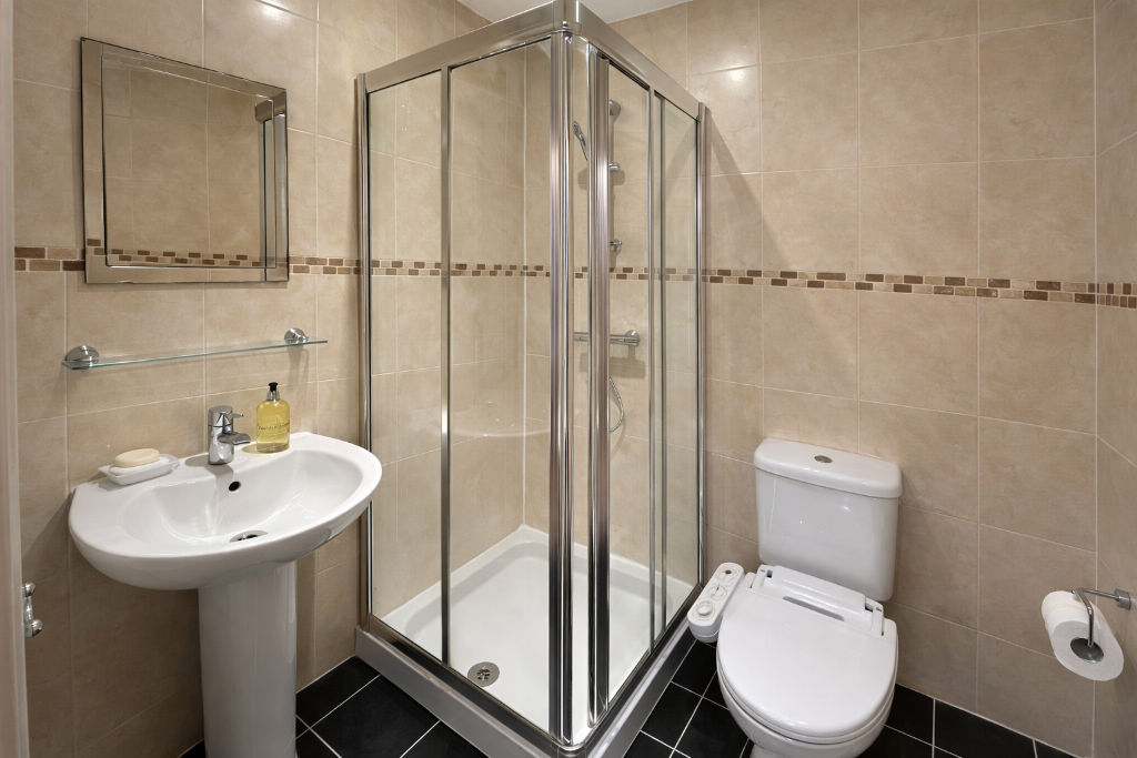 3 bedroom flat for rent