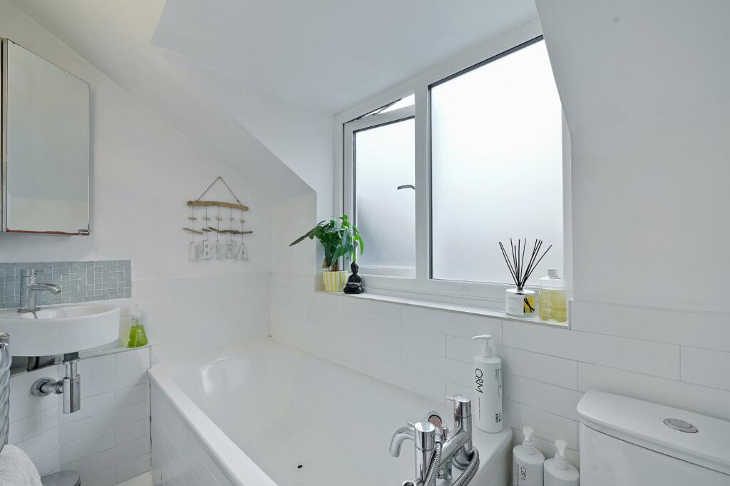 Apartment in Maidenhead, Cookham Rise - View 5