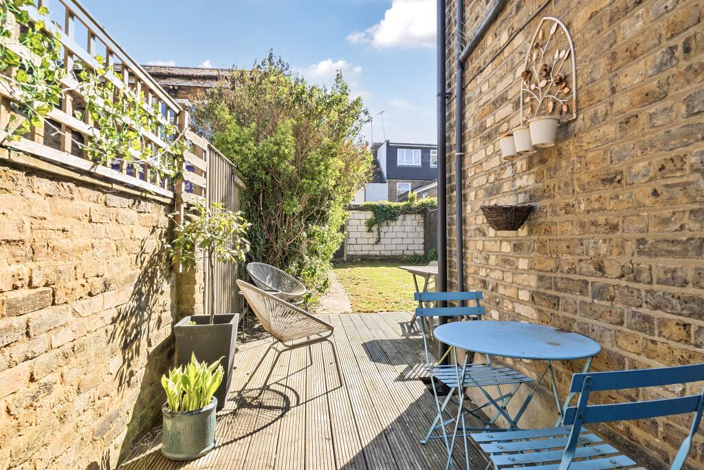 Percy Road, North Finchley, London, Greater London, N12 photo 4