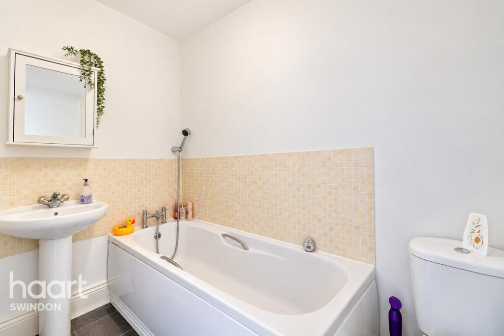 Apartment in Swindon - View 5