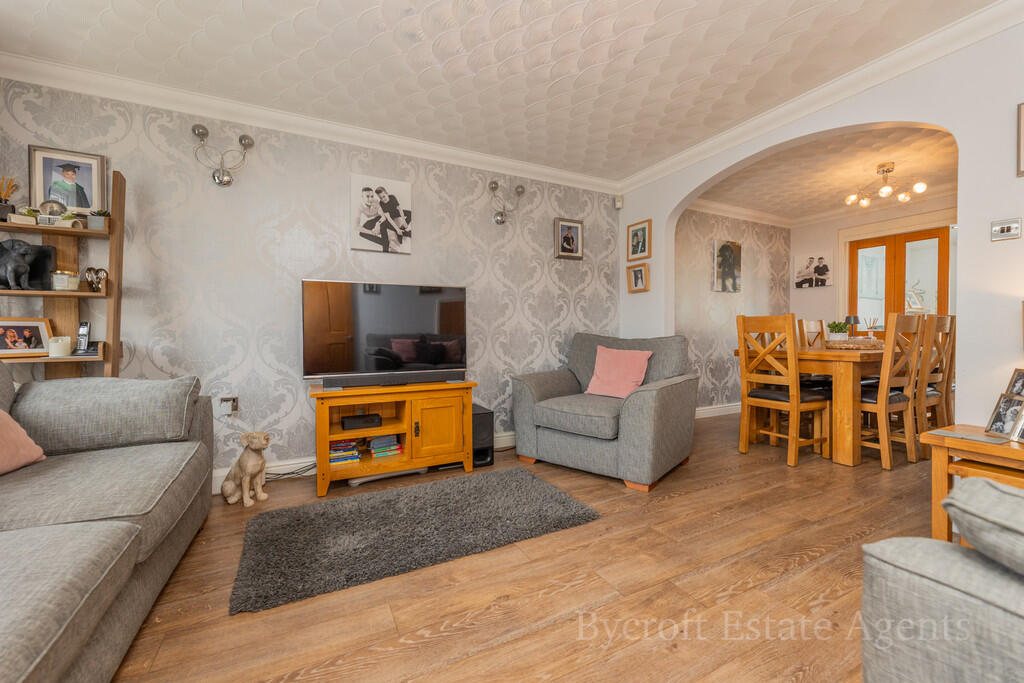 House in Great Yarmouth, Bradwell - More
