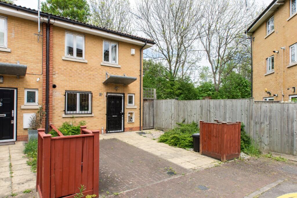 2 bedroom end of terrace house for rent