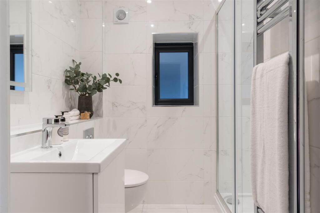 Additional image 18 of Compton Avenue, Lilliput