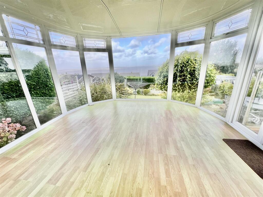 House in Bristol, Redcliffe Bay - More