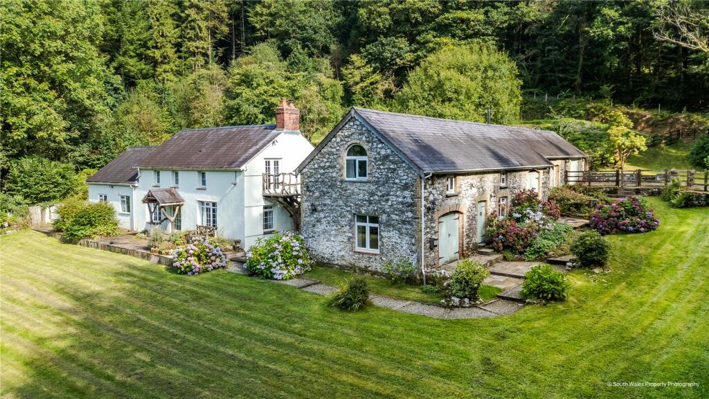 Main image of property: Llanllawddog, Carmarthen, Carmarthenshire, SA32
