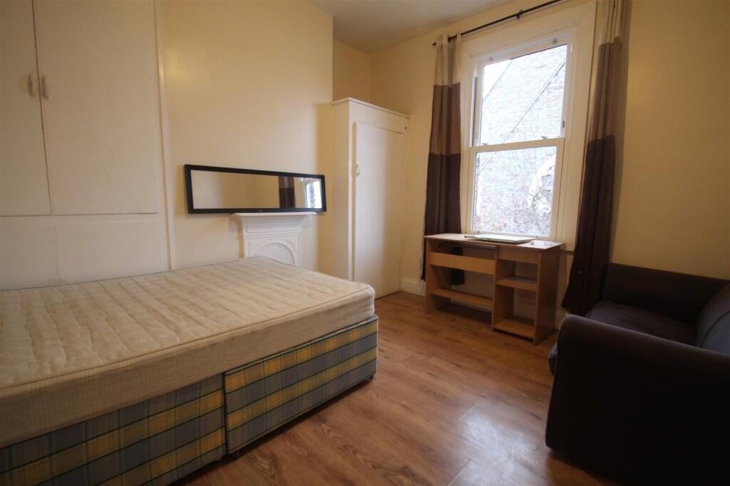 6 bedroom house share for rent