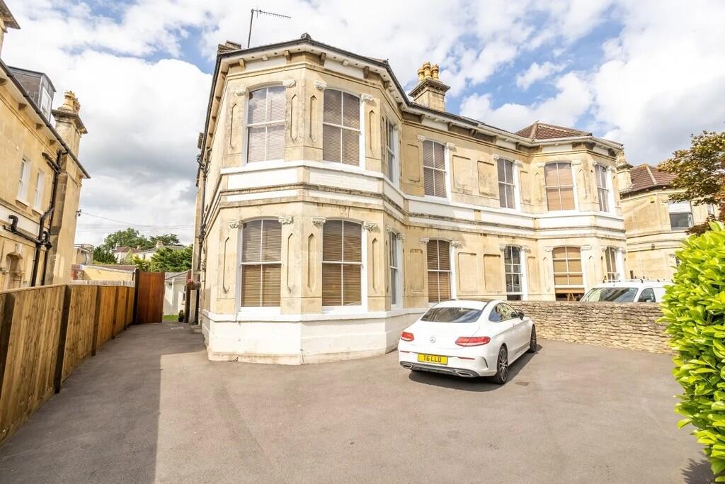 Apartment in Bath, Newbridge - View 4