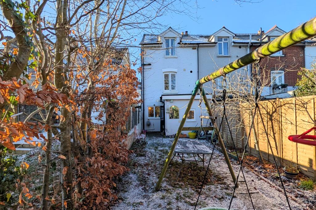 Paxton Road, Fareham photo 2