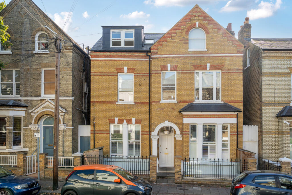 Apartment in London - View 2