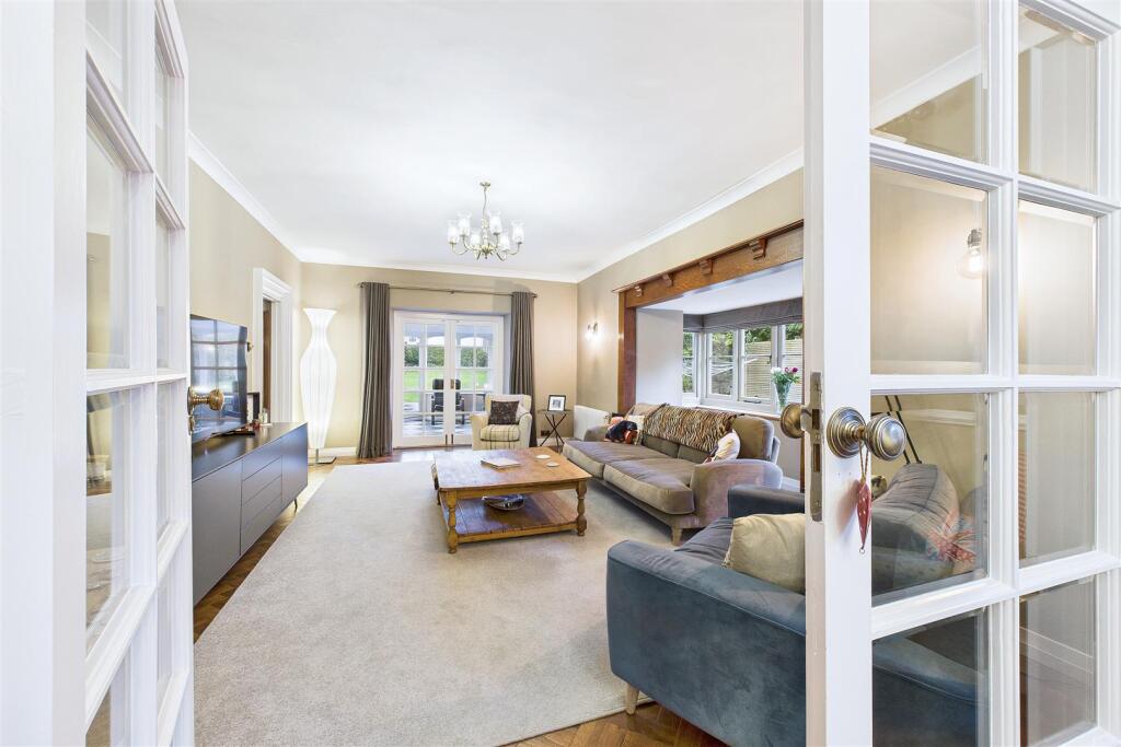 Elegant character home on The Avenue, Clevedon image 2