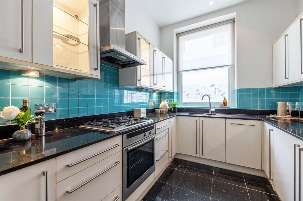 Apartment in London - More