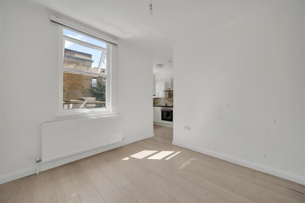 Main image of property: Green Lanes, Stoke Newington, N16