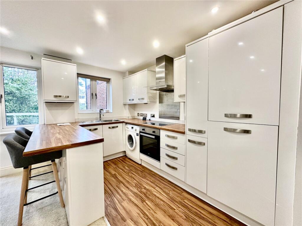 Apartment in Poole - View 2