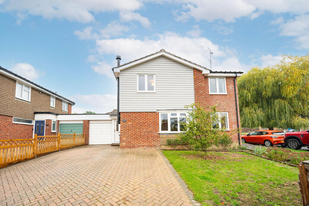 3-bed detached on Maple Road, Billingshurst, £595,000