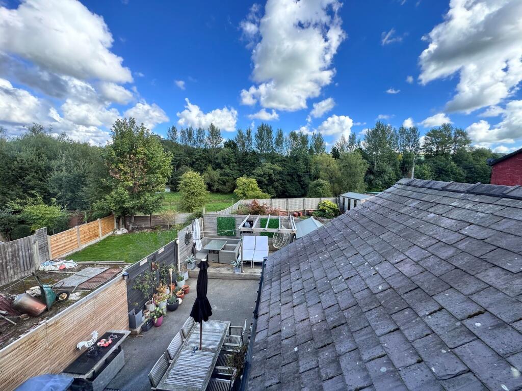 House in High Peak, Chapel-en-le-Frith - View 4