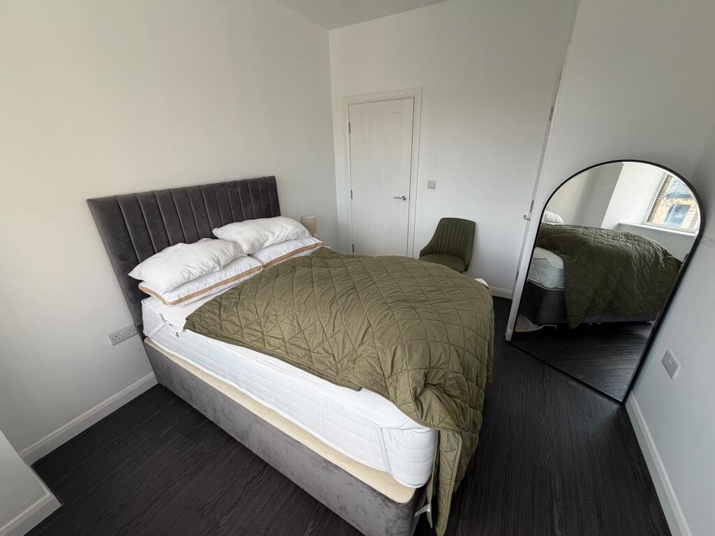 Apartment in Bradford, West Yorkshire - View 5