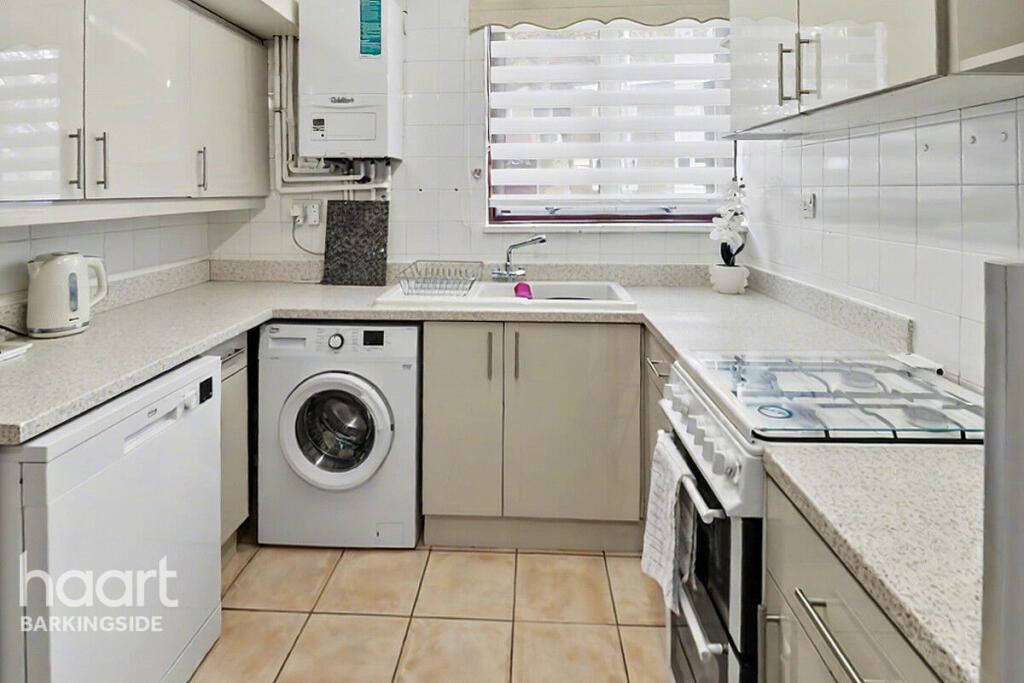 Haldon Close, Chigwell – pohled 5