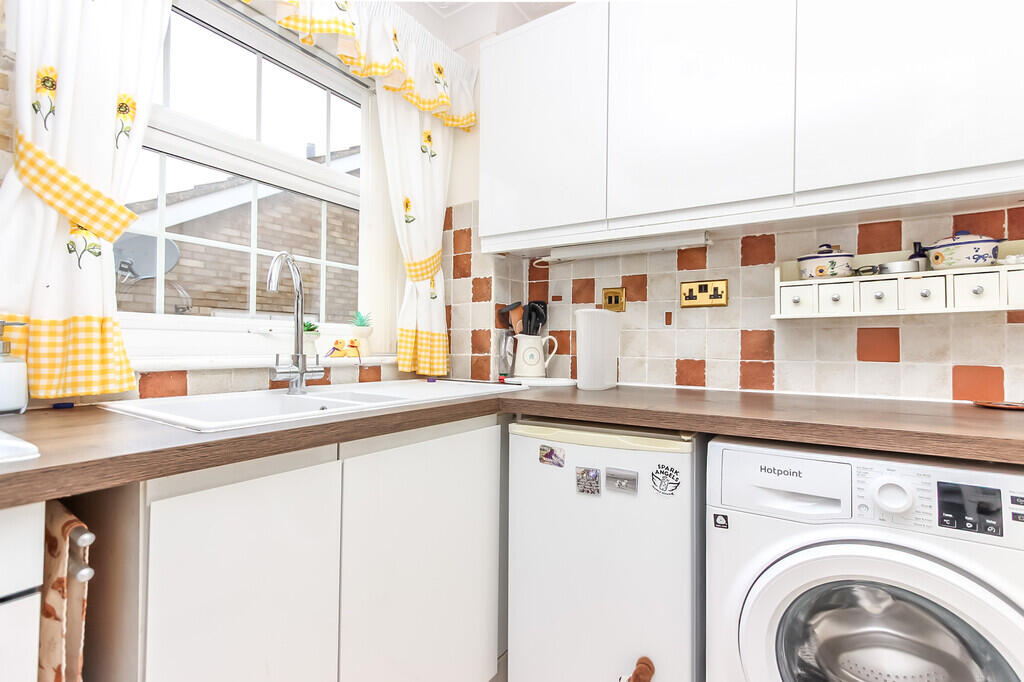 House in Northampton, Little Harrowden - View 5
