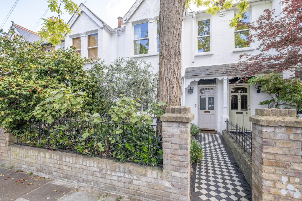 Main image of property: Ashleigh Road, London, SW14