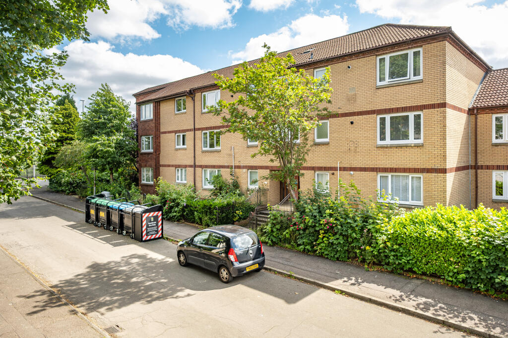Main image of property: Flat 1/2, 10 Burndyke Court, Glasgow, G51