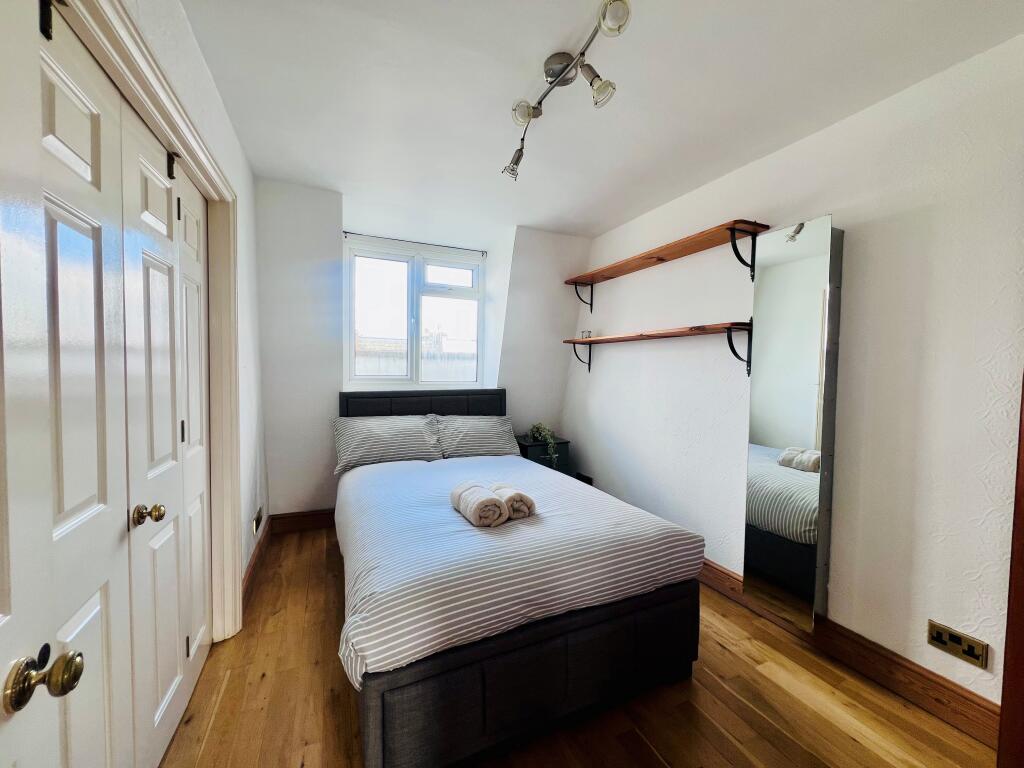 Apartment in London - More