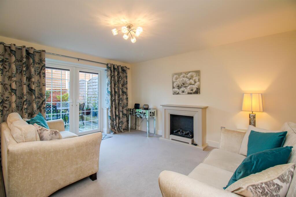 Nevile Drive, Walton, Wakefield photo 4