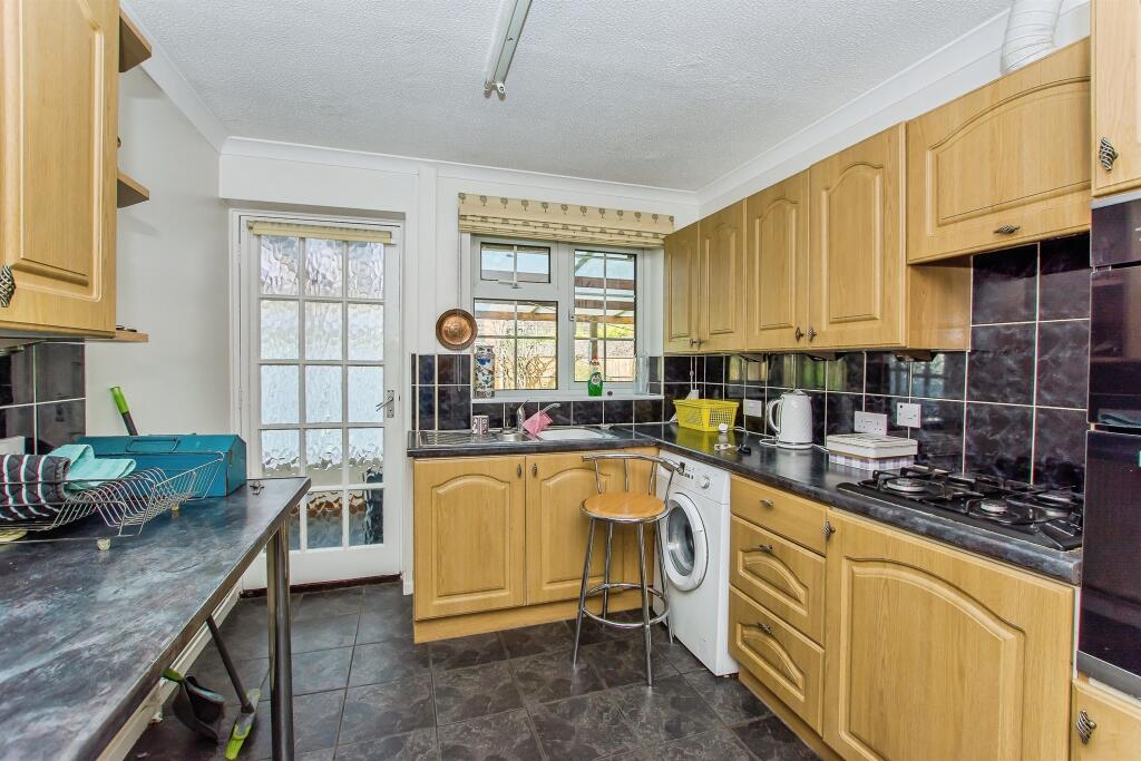 Mountbatten Drive, Leverington, Wisbech photo 2