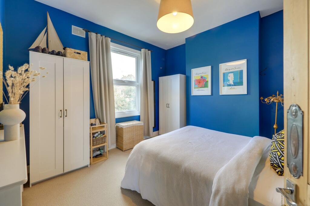 Apartment in London - View 5