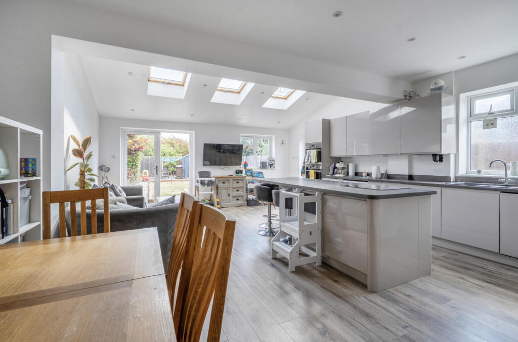 House in Guildford - View 4