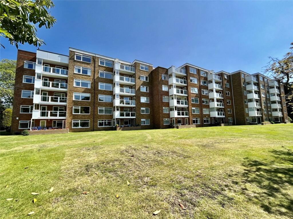 2-bed flat on The Avenue, Poole, Dorset, BH13, £300,000