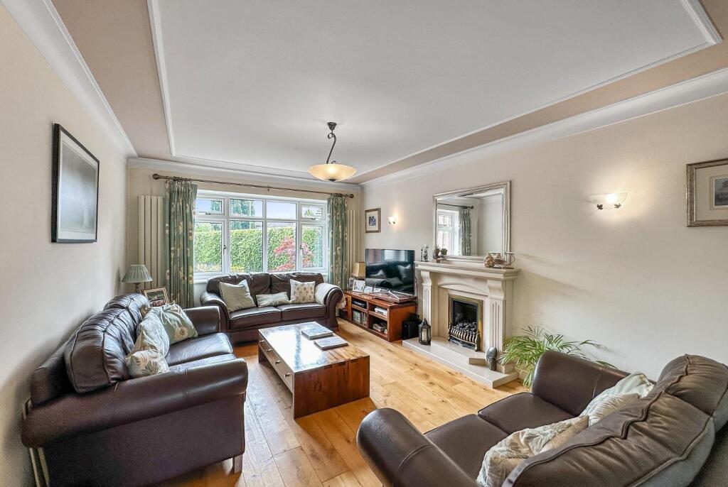 Winmarith Drive, Hale Barns photo 4