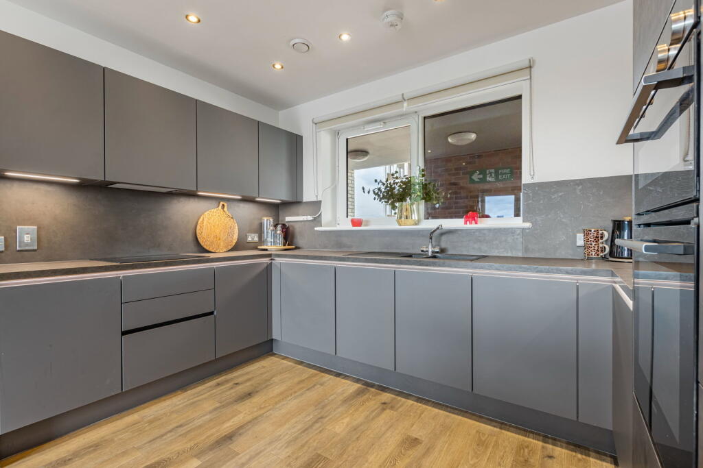 Apartment in London - View 4