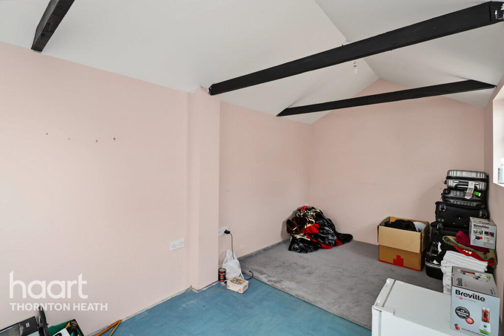 House in Croydon - More