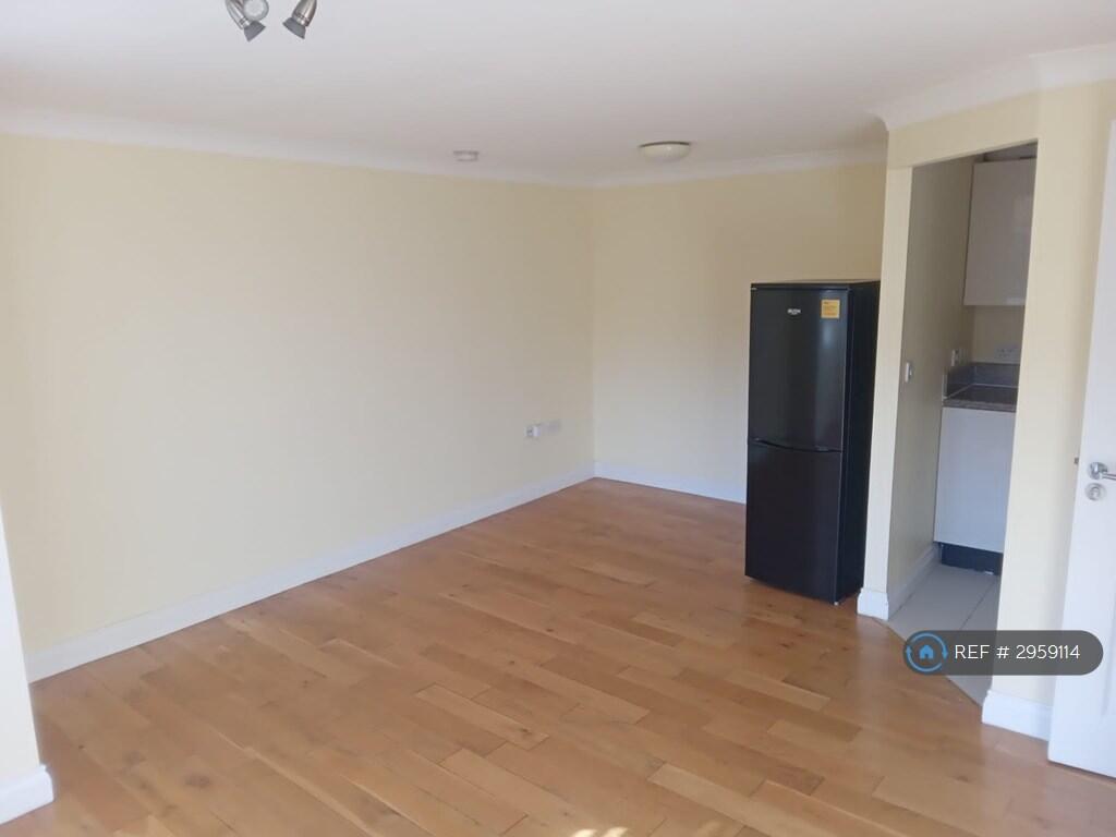 Apartment in Luton - View 2
