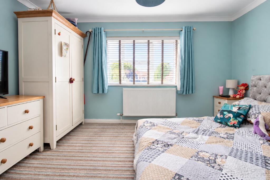 House in Havant, Waterlooville - More