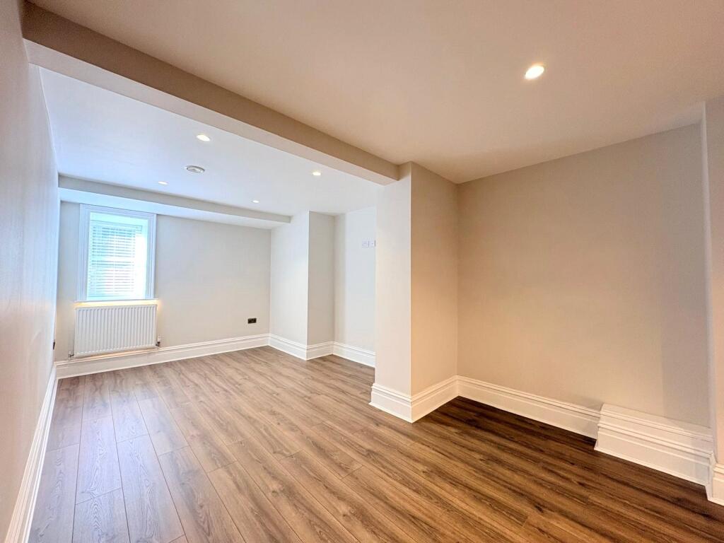 Apartment in Liverpool, Dingle - View 2