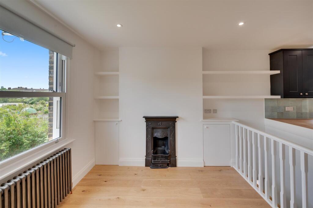 2 bedroom maisonette for rent