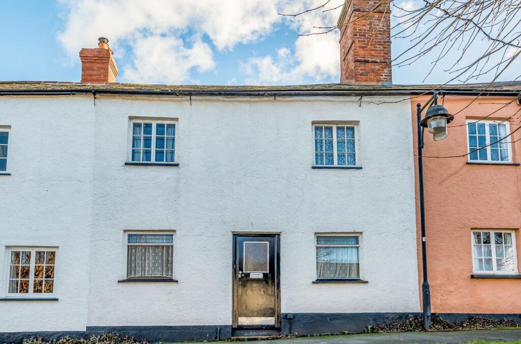 4-bed terraced on Fore Street, Bradninch, Exeter, £200,000