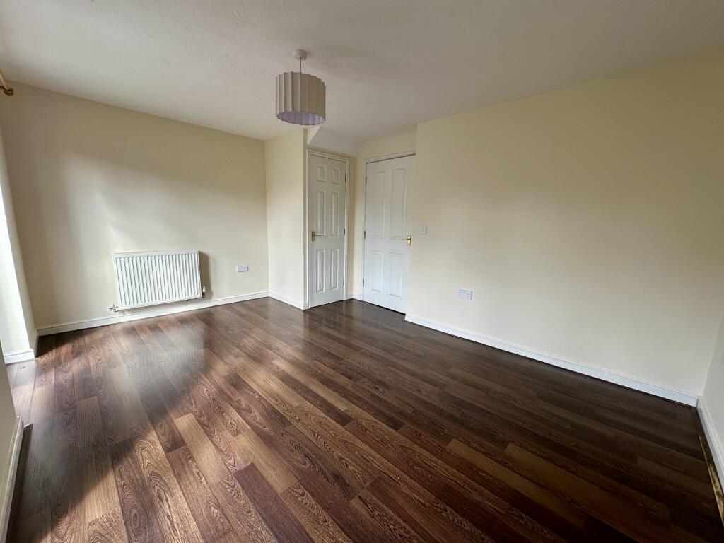 Whitpark Grove, Burnley photo 2