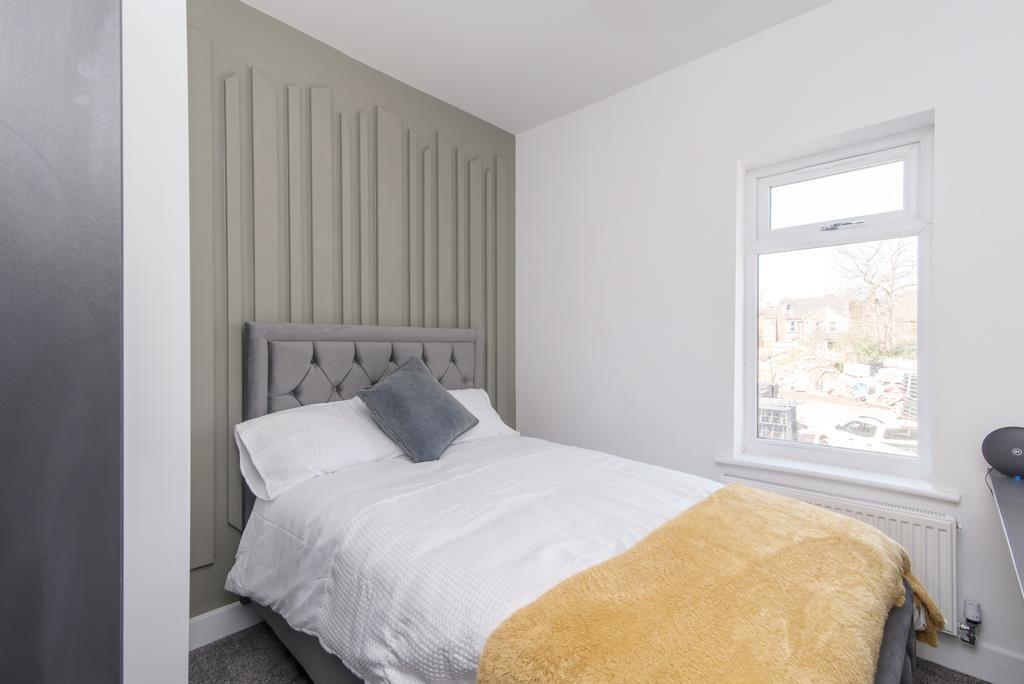 Main image of property: Elm Avenue, NG4