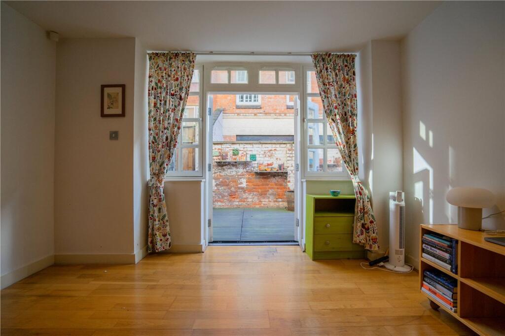 Apartment in Leicester - View 5